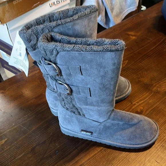 Muk Luks Gray Boots Size 8 NWT - Picture 2 of 3